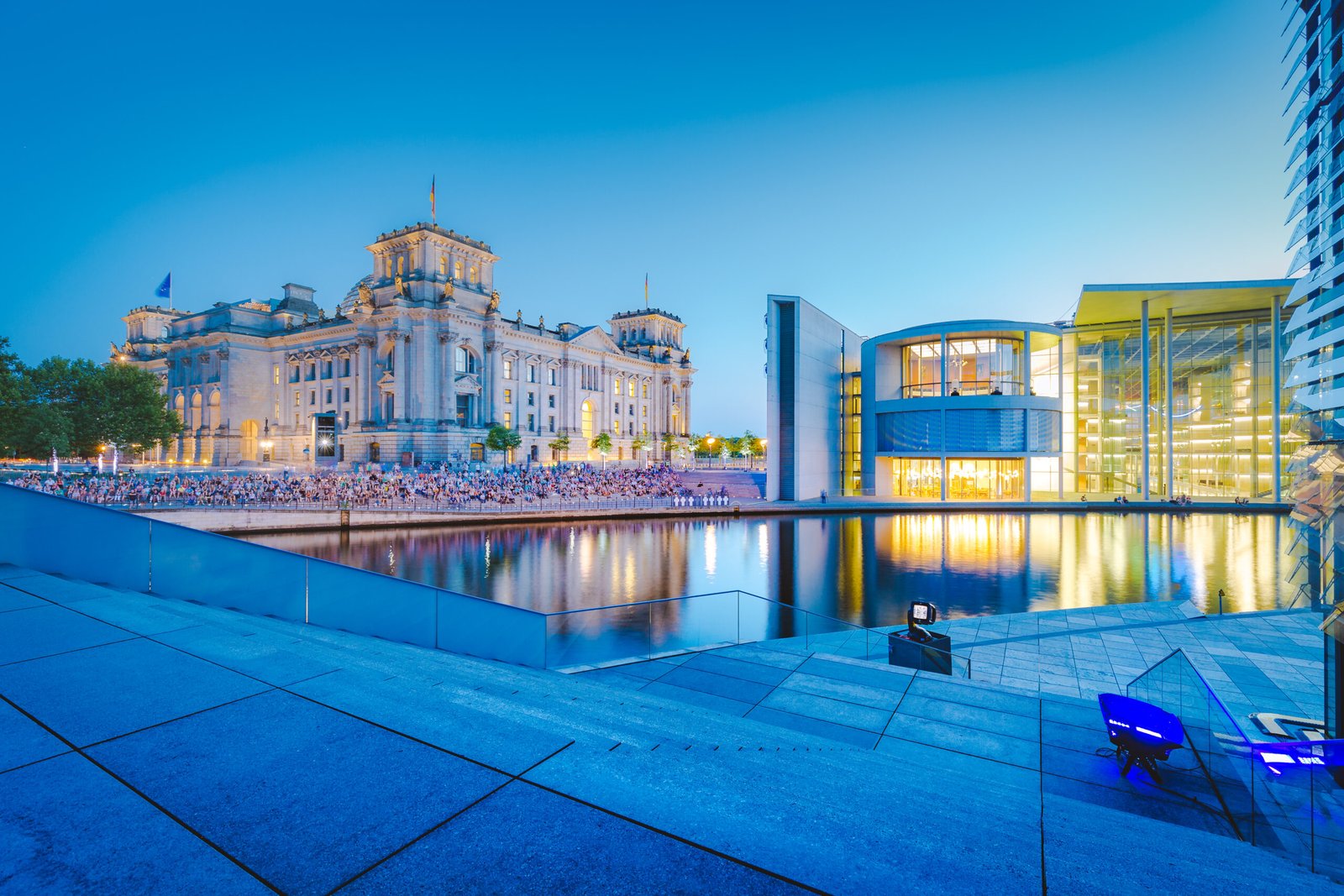 Berlin, Reichstagsgeb&auml;ude an der Spree