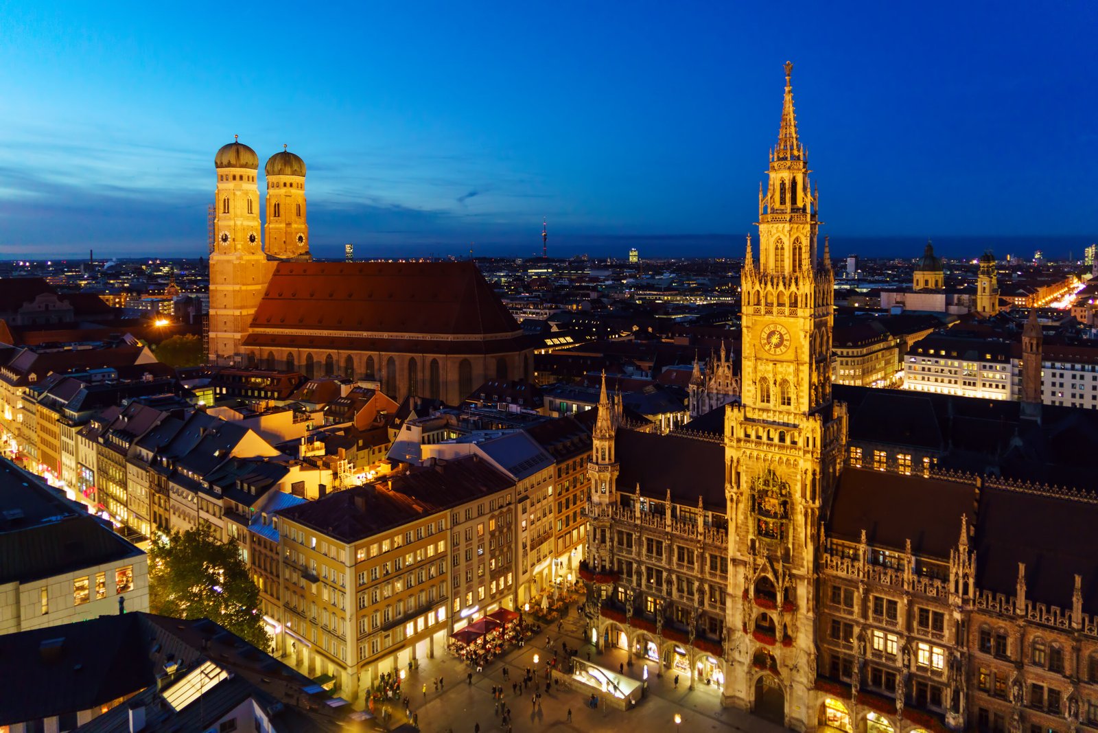 Bayern, Marienplatz mit Neuem Rathaus in M&uuml;nchen